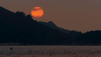 夜幕将至,揭开神秘面纱的悬疑之旅